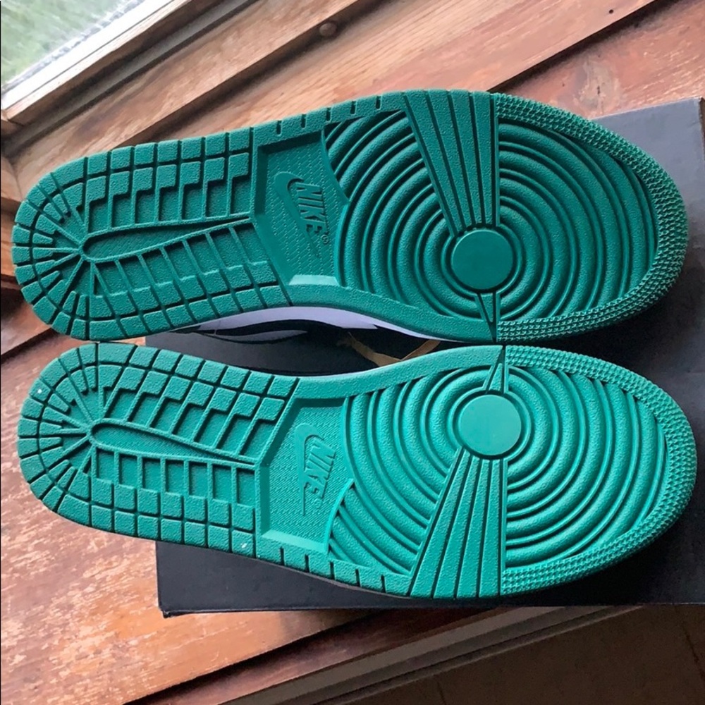 Air Jordan 1 Low (Brand New) - Picture 3 of 3
